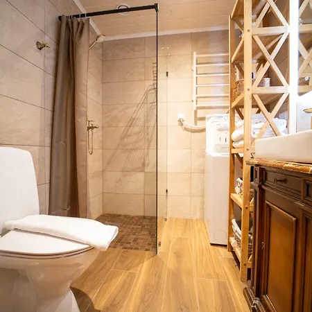 Authentic Estonian Wood Interior Apartment, Sunset Balcony Views, Lahemaa Appartement